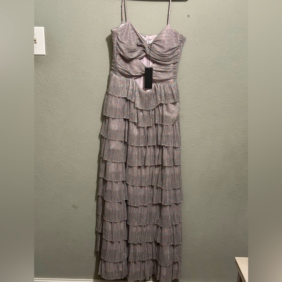 NWT Gianni Bini
Grace Metallic Plisse Sweetheart Neck Cut-Out Tiered Dress - Picture 5 of 11
